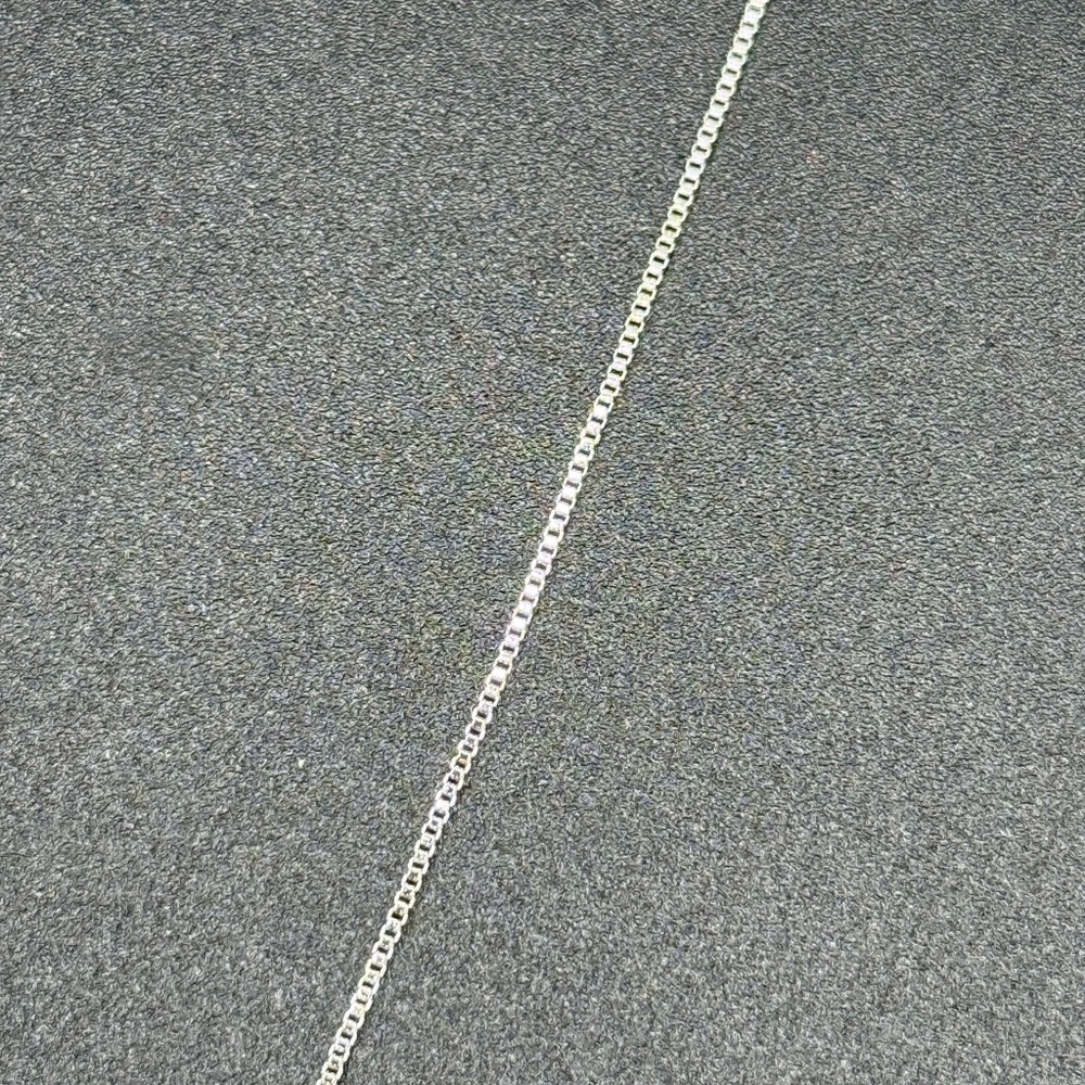 Elegant Sterling Silver Moissanite Pendant Necklace - Picture 4 of 11